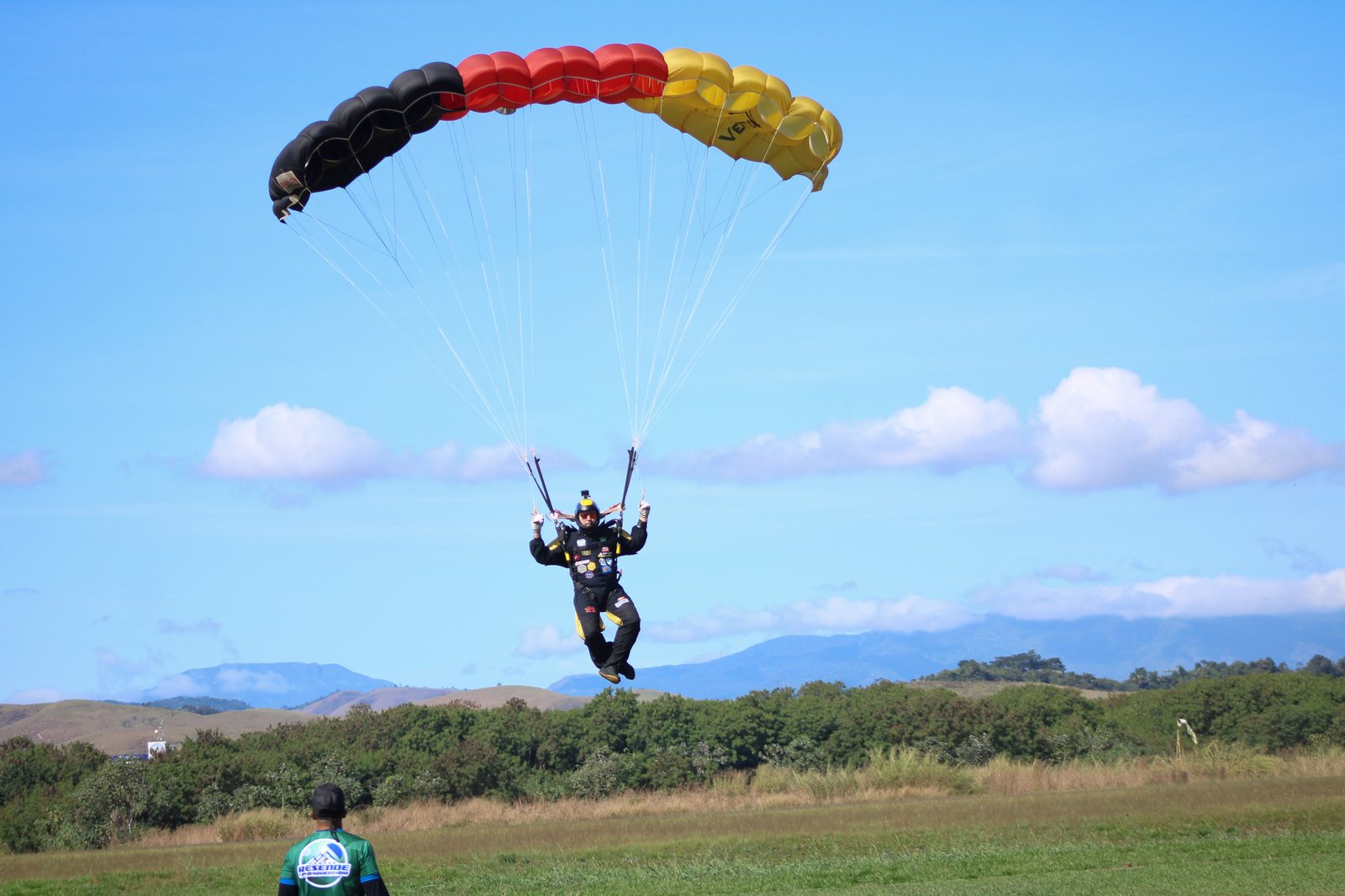 Paraquedismo resende